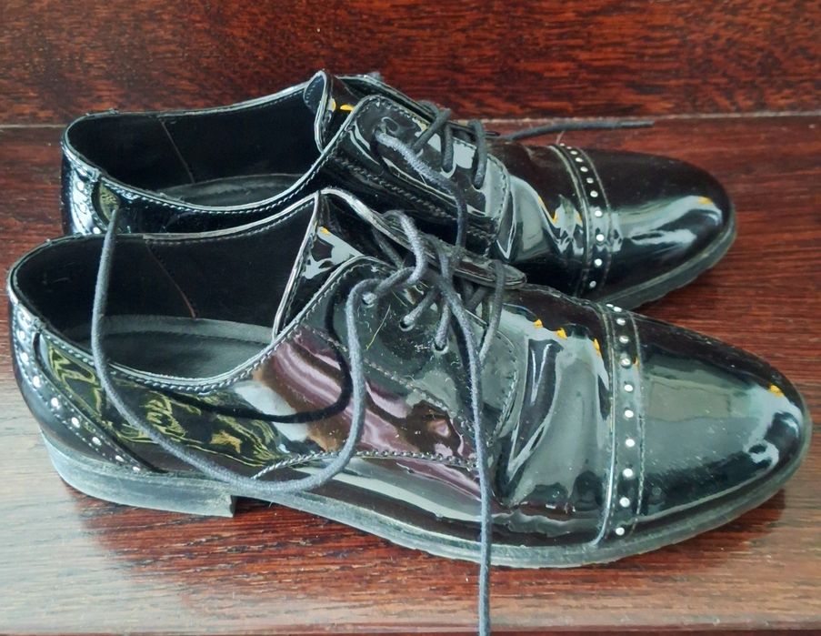 Buty oksfordy lakierki czarne 37