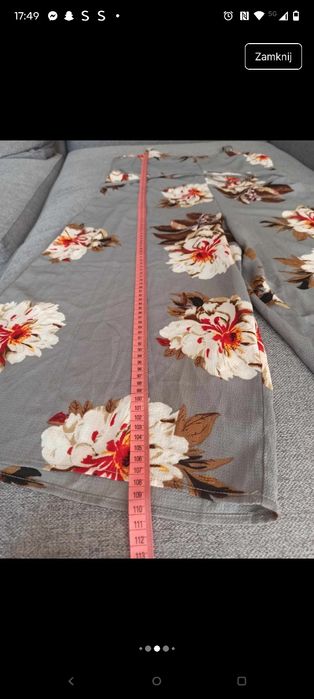 Szary elegancki kombinezon w kwiaty na ramiączkach