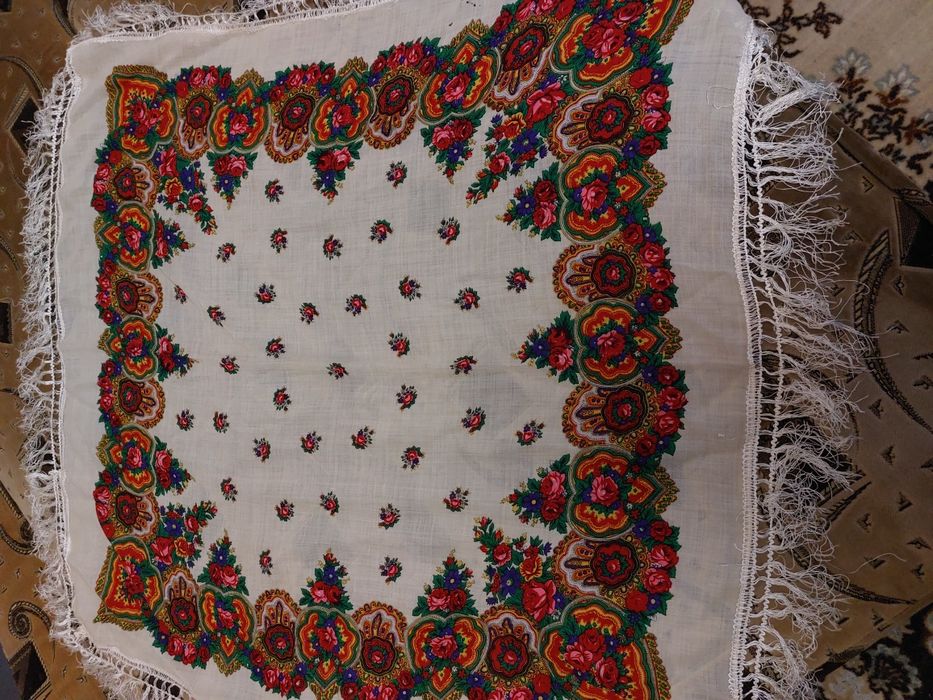 Продам платки с тороками