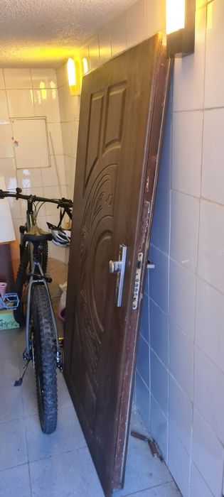 Двері броньовані важкі без лиштви