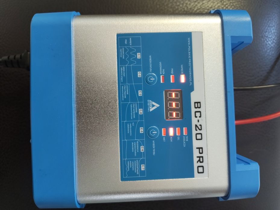 Ładowarka akumulatorów 12V/20A automatyczna