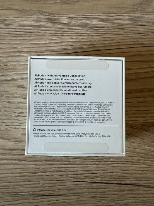 AirPods 4 com Cancelamento de Ruido como Novos