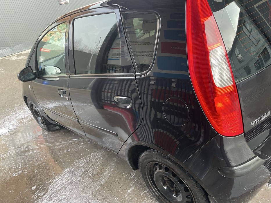 Поодам машину Mitsubishi colt