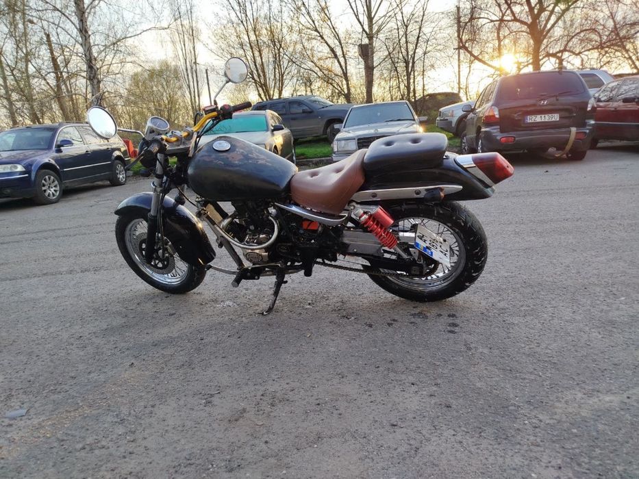 Мотоцикл кастом Suzuki