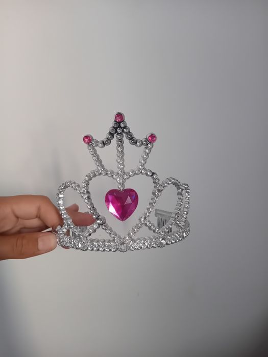 4 tiaras/coroas para crianças