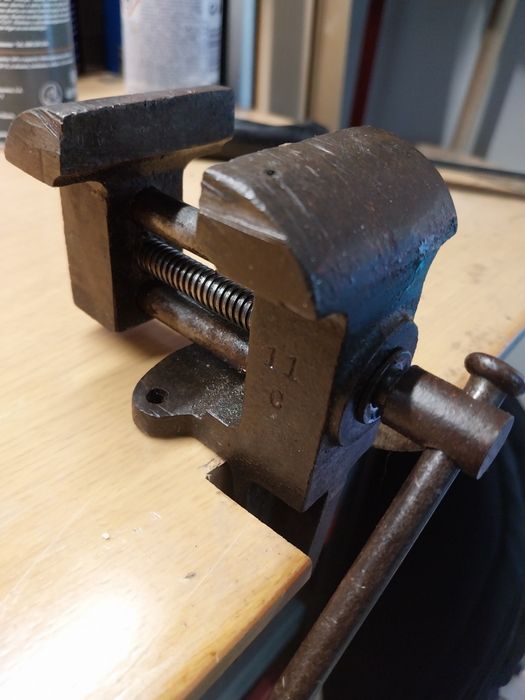 Pequeno torno antigo muito funcional