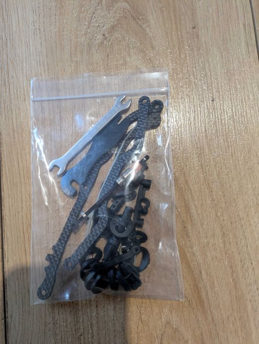 Model  Schumacher Eclipse 3 pancar, 1/12 bez elektroniki