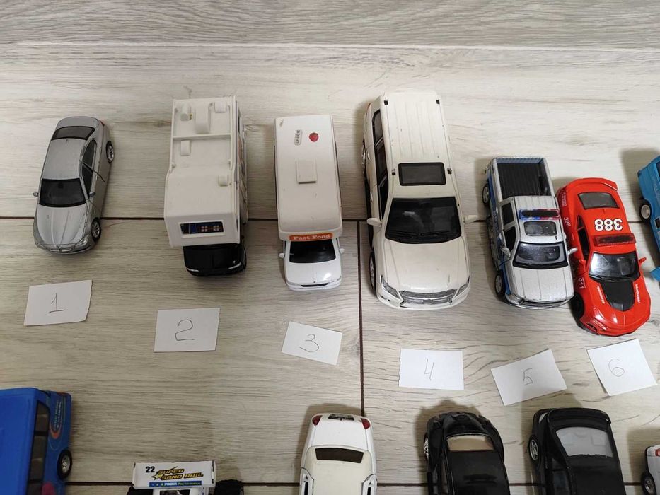 Машинка іграшкові