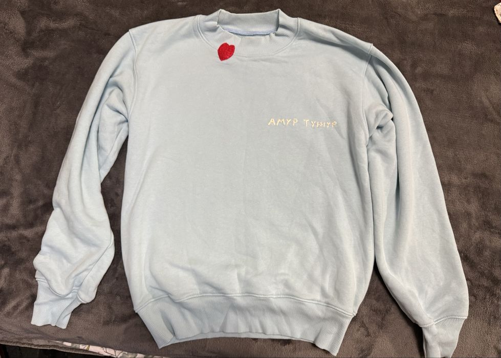 Кофтинка з вишитим серцем