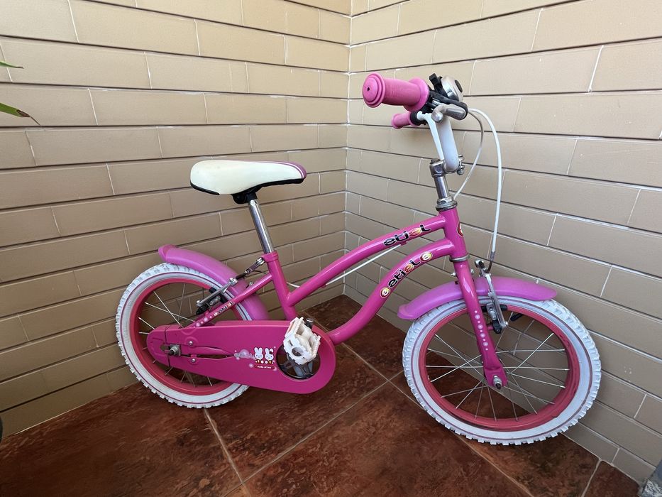 Bicicleta cor de rosa