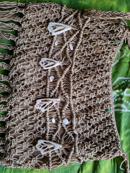 sznurki i muszelki dla oryginalnej osóbki