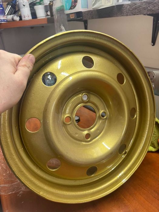 Felgi stalowe 14' 4 x 98 . malowane proszkowo złote.