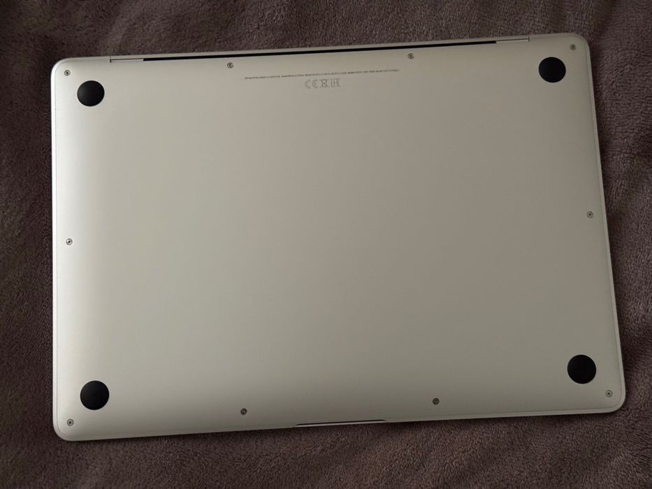 Офіційний Macbook Air 13 M1 8/256 A2337 ідеал