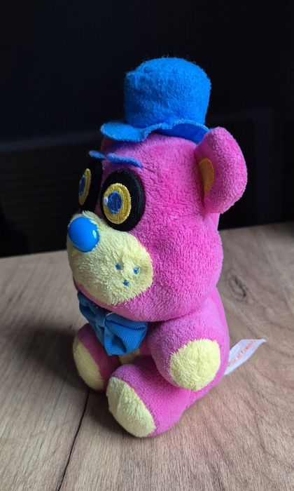 Maskotka FNAF miś Freddy pink neon róż Blacklight Five Nights at Fredd