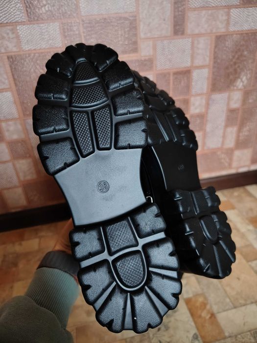 Ботфорти жіночі. Колір чорний