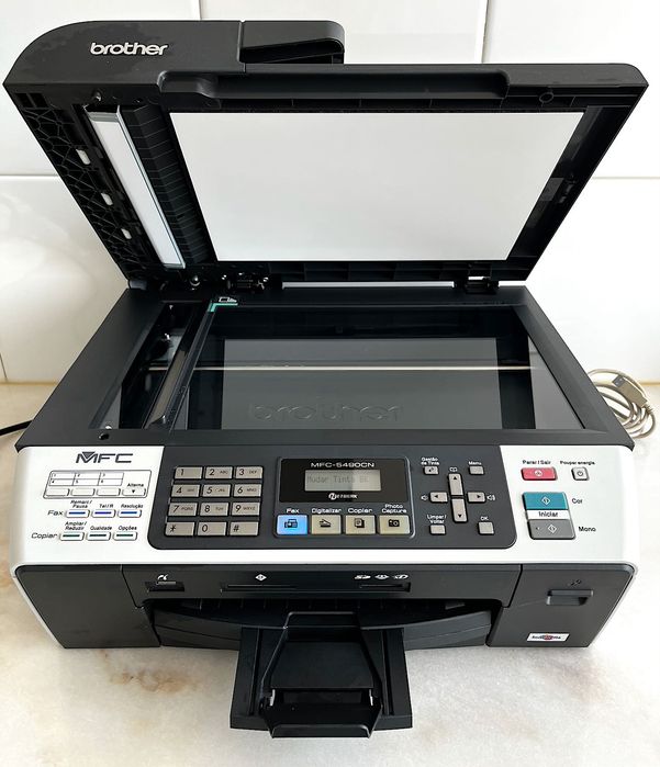 Impressora multifunções BROTHER c/ tinteiros novos - 50€