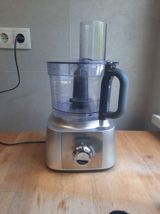 Processador de Alimentos KENWOOD FDP65 (Robot cozinha com acessórios)