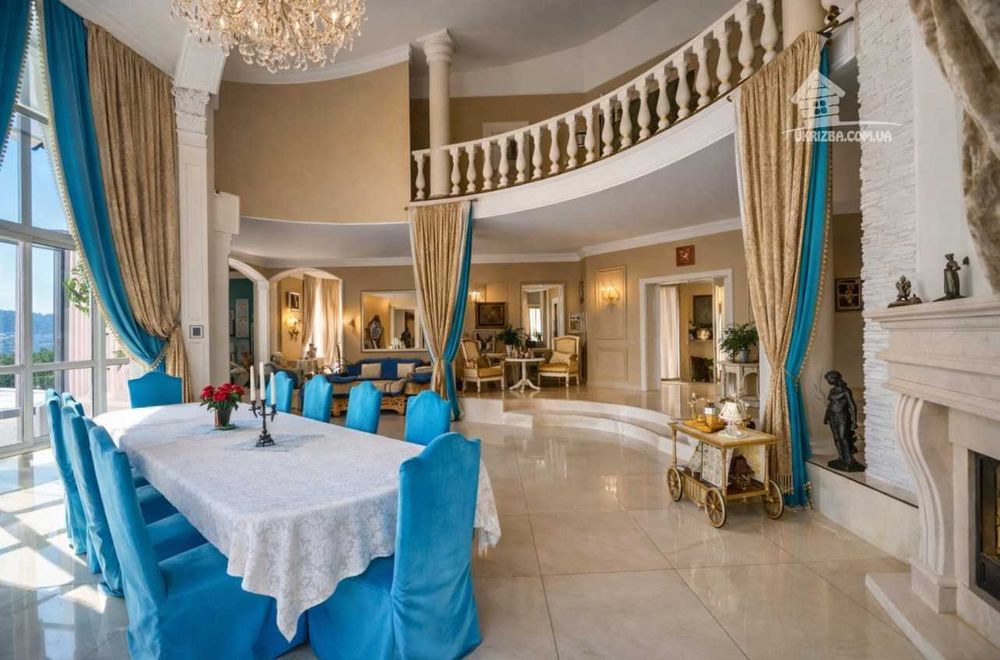 Дом 800 кв. VIP-уровня.Бассейн с подогревом, сауна, бильярд,генератор.