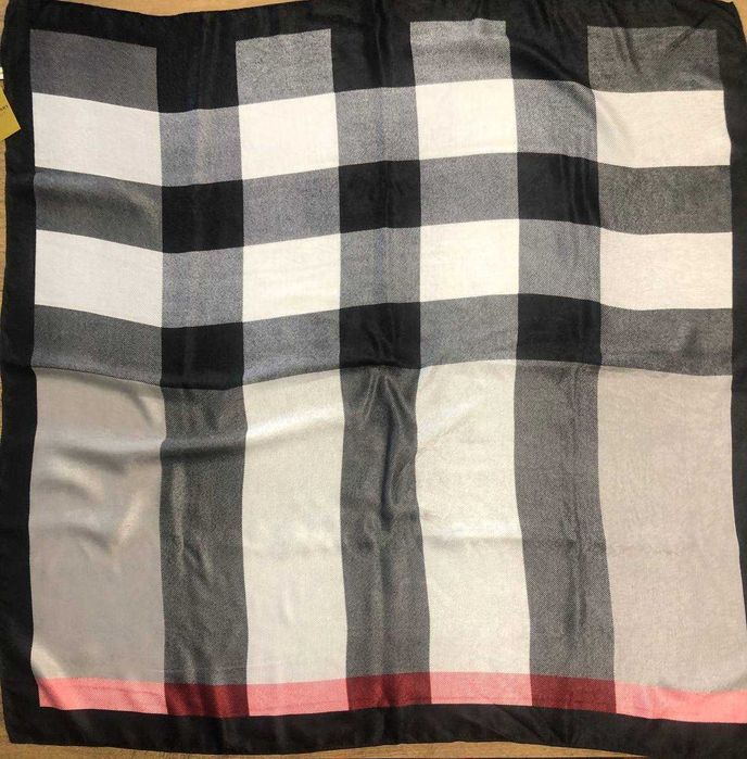 Платок Burberry в клетку бежевый с коробкой