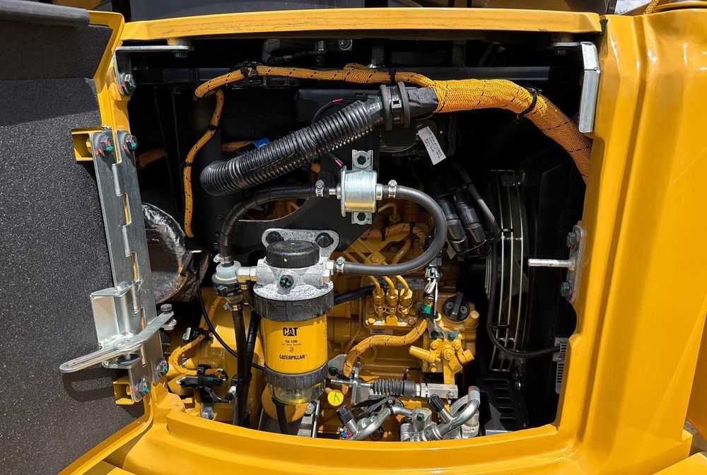 Caterpillar 303 CR 2024 — 420 м/г | 3 т компактної сили | EPA + CE