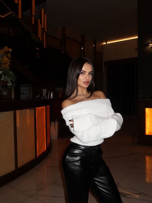 Кофта з відкритими плечима, трикотажна кофта, вязана кофта rezerved