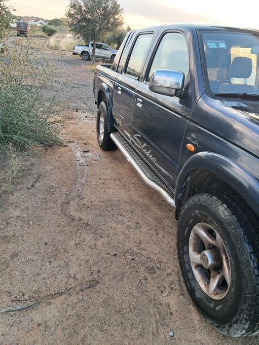 Carrinha 4x4 Mazda Slider