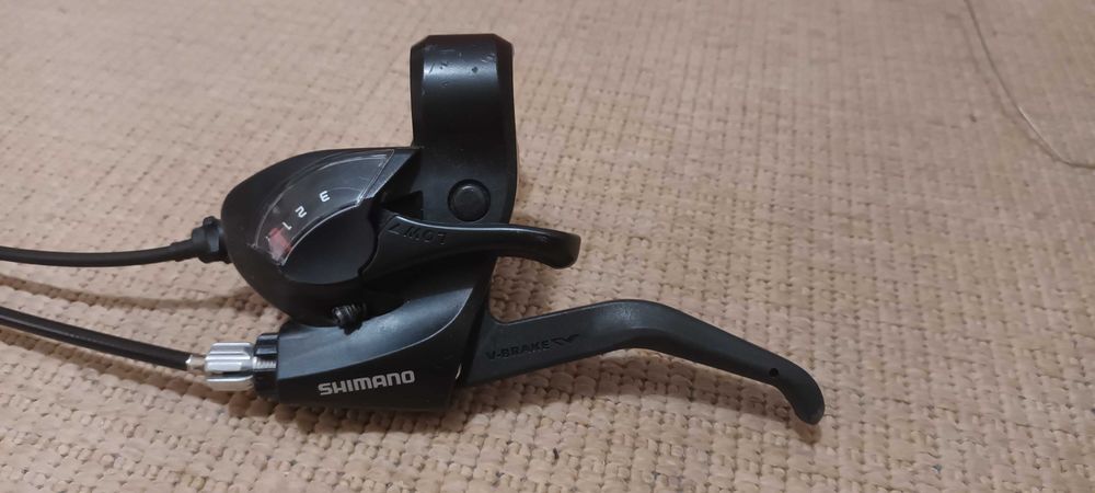 Manete com travão e seletor velocidades SHIMANO