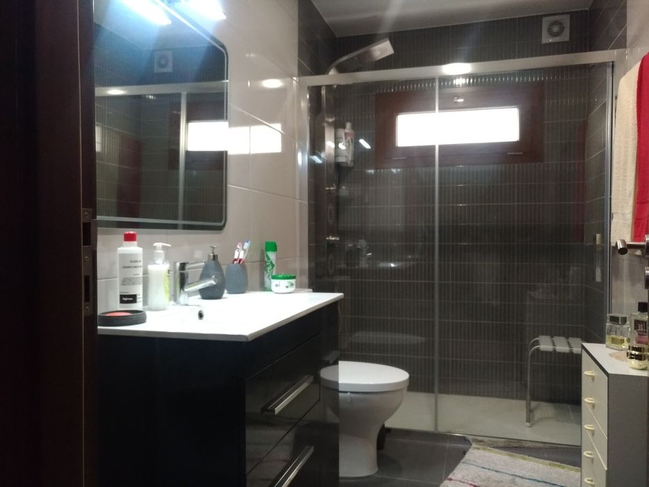 Moradia com logradouro e terreno de cultivo