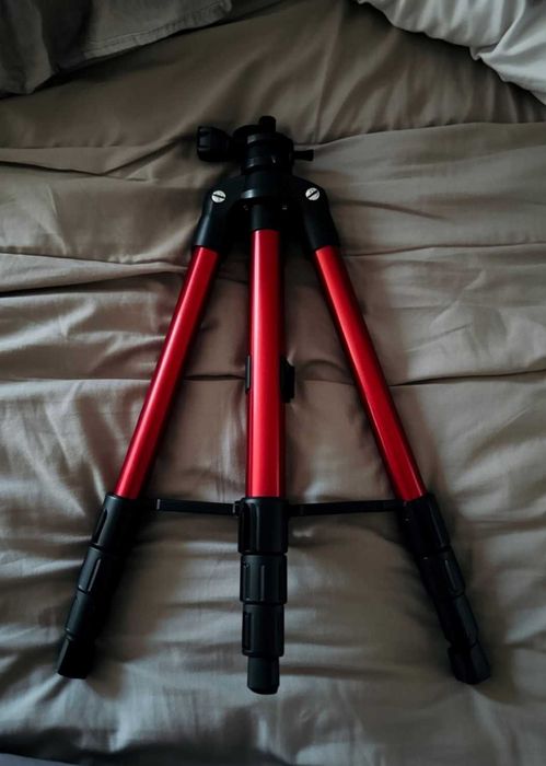 Телескопічний штатив для лазерного рівня регульований