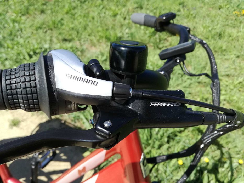 Bicicleta elétrica Neomouv Carlina, roda 26, autonomia 70km, de 2021