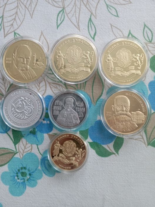 Продаю монети України.