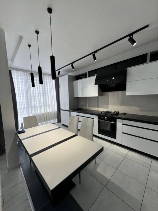 Подобово Vip 2-к.квартира. Центр мiста.