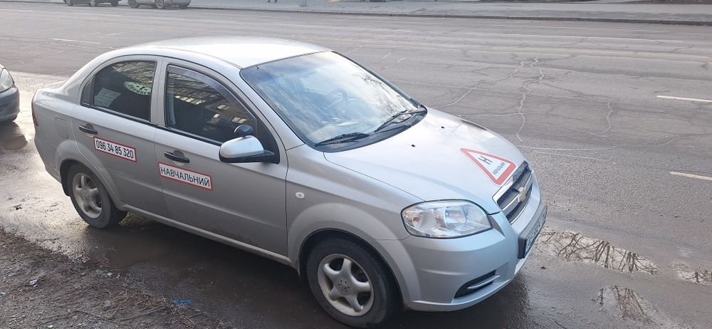 Інструктор з водіння