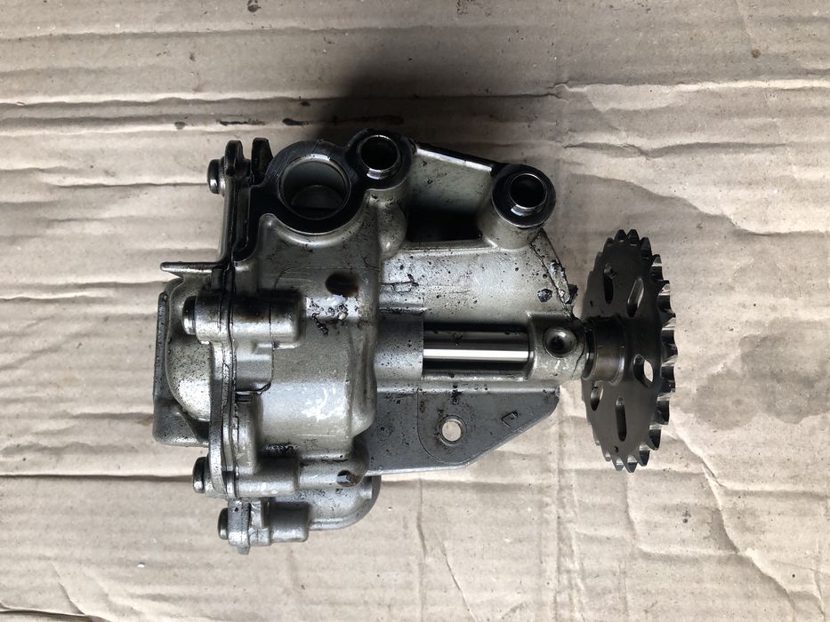 Масляний насос 1.6dCi — Renault (Оригінал)