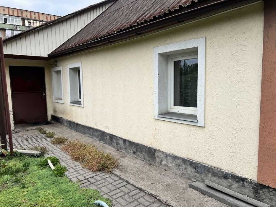 Продається окремий житловий будинок по вул. Грушевського. Галина