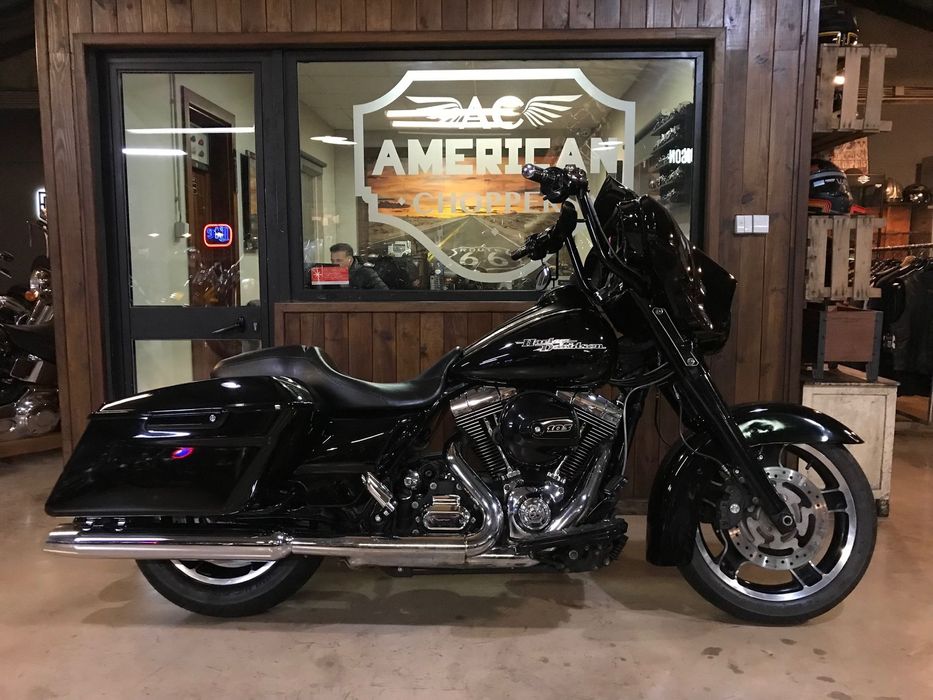 Harley-Davidson FLHXS Street Glide Special