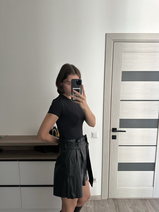 Шкіряні шорти Zara, розмір S