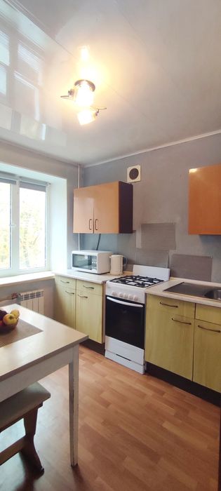 Здам погодинно,  подобово 1к. квартиру  просп. Героїв Харкова 202/2