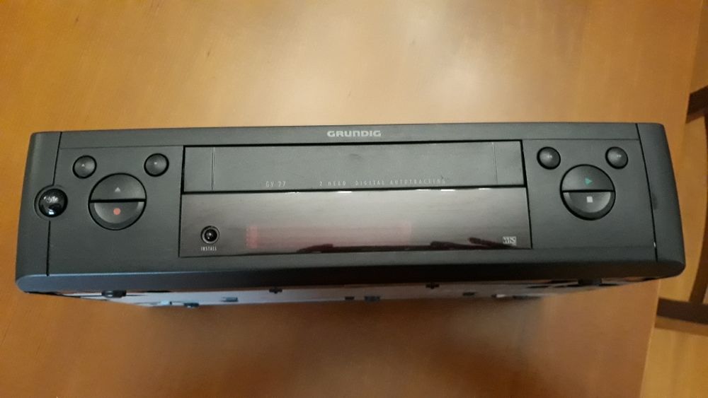 DVD GRUNDIG            .