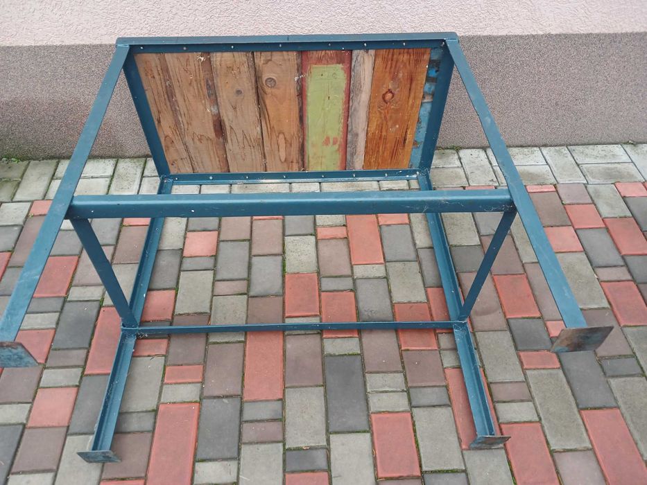 Продам столик для гаража