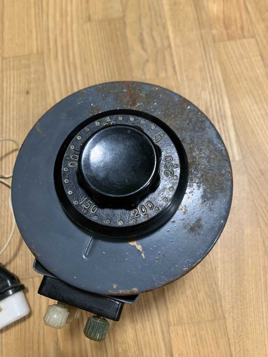 Регулювальний автотрансформатор ЛАТР-2М