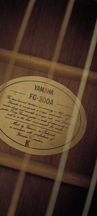 Violão YAMAHA FG 300A aço