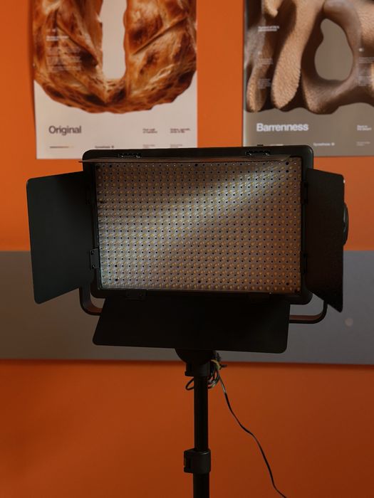Профисиональный студийный постоянный свет Godox LED500w + стойка
