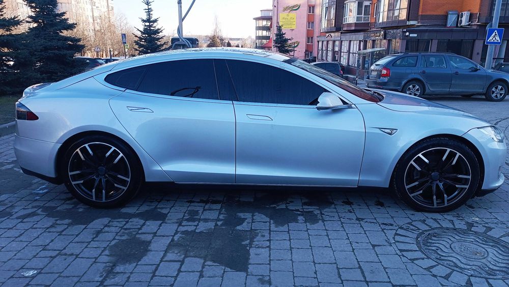 Tesla Model S P85  2013р.
