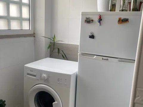 Quarto para arrendar em Agualva