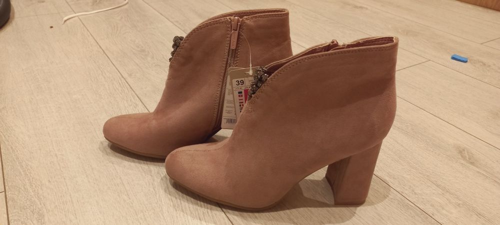 Nowe botki 39 Jennyfer