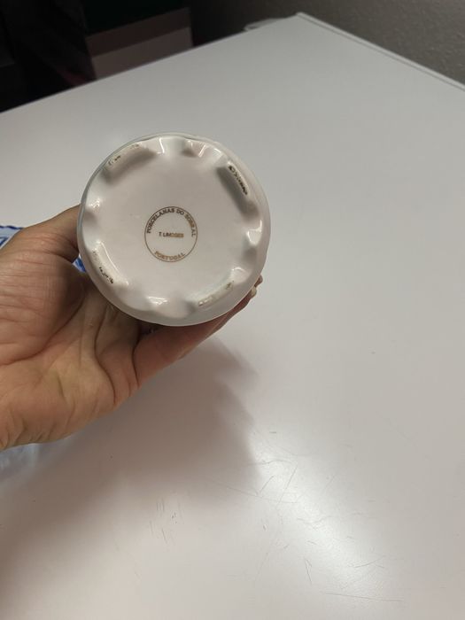 Um lote de pecas de inox e de loica