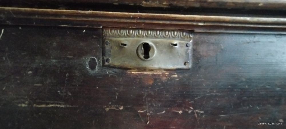 Старинный шифоньер,шкаф 19 век