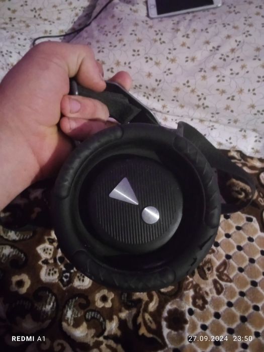 Также джбл екстрім 3 в досить гарному стані все робить без проблем