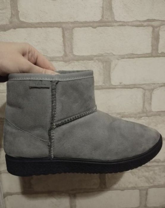 Зимние, серые  угги 36р